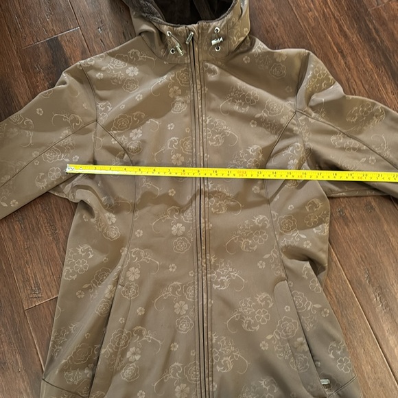 WHITE SIERRA WINTER COAT - Picture 8 of 10